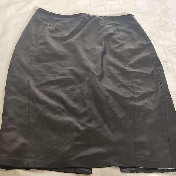 Danier Black Knee-Length Pencil Skirt - Picture 16 of 16